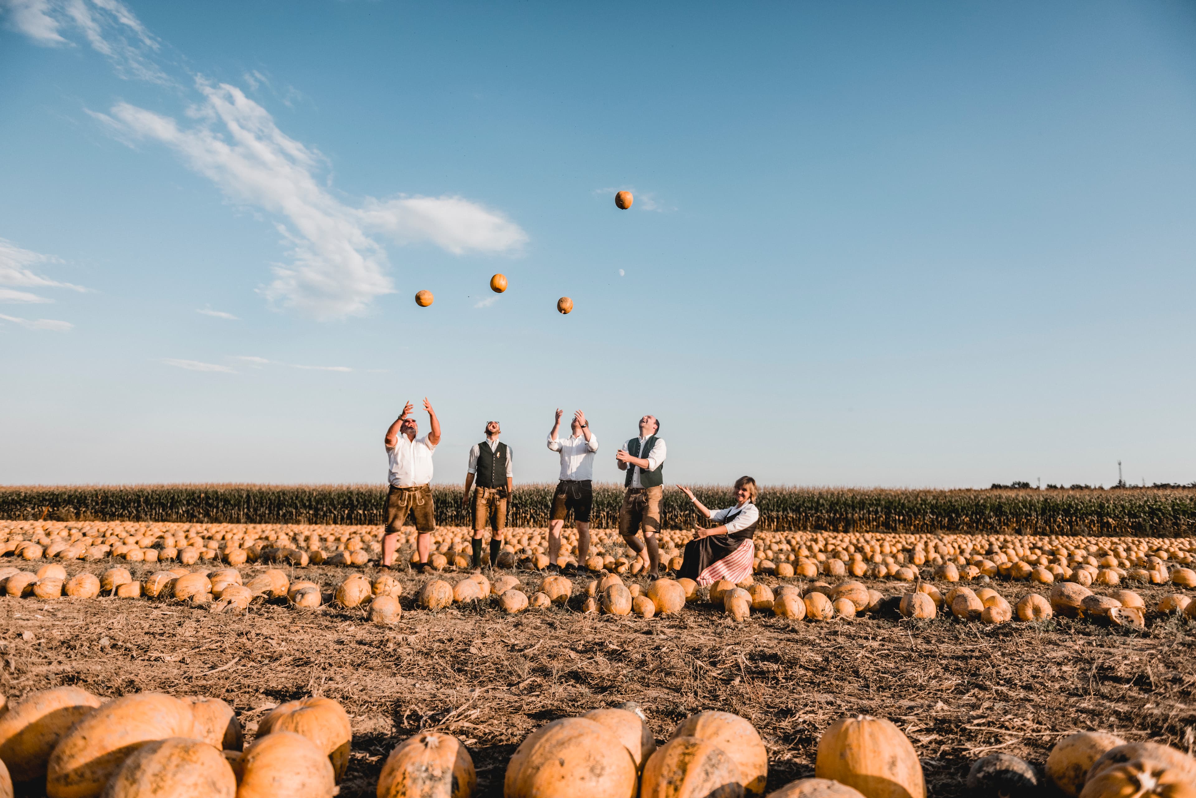 Tradition since 1696 — Kiendler Oil Mill, family on the pumpkin field
